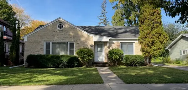 1036 S Roosevelt Street, GREEN BAY, WI 54301-3102
