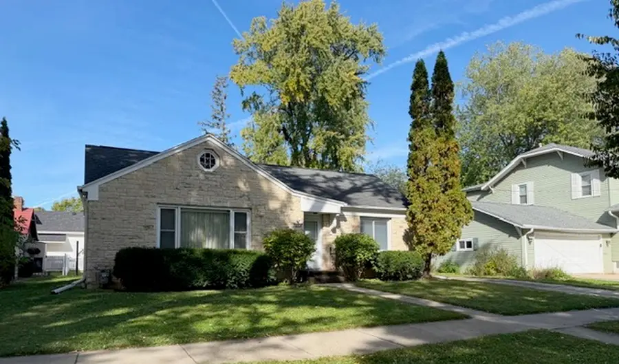 1036 S Roosevelt Street, Green Bay, WI 54301-3102 - #2