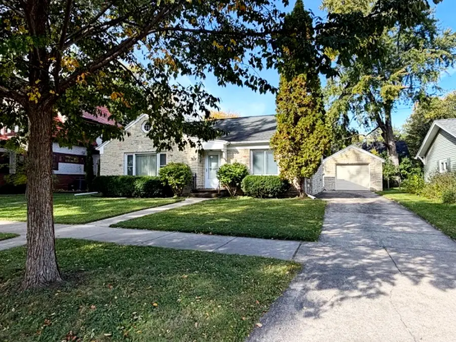1036 S Roosevelt Street, Green Bay, WI 54301-3102 - #3