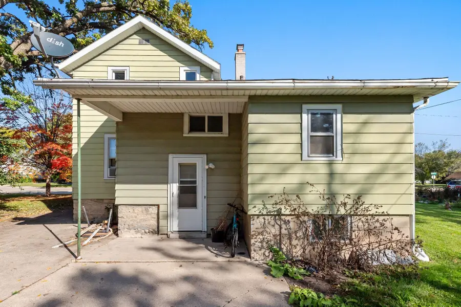 1513 Oshkosh Avenue, Oshkosh, WI 54902 - #2