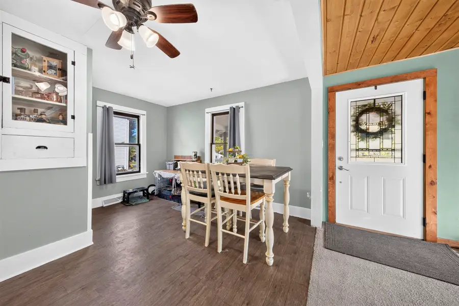 1107 S Pearl Street, New London, WI 54961 - #2