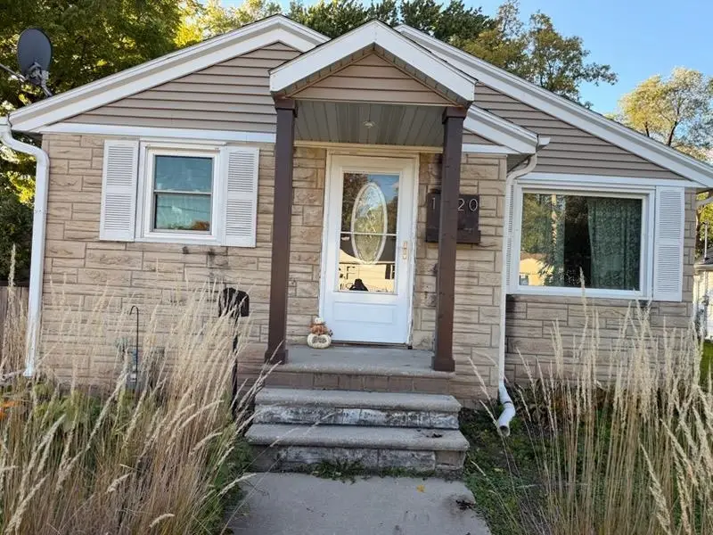 1020 Wirtz Avenue, Green Bay, WI 54304-2544 - #1