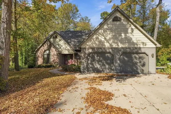 2398 Burnwood Drive, OSHKOSH, WI 54902
