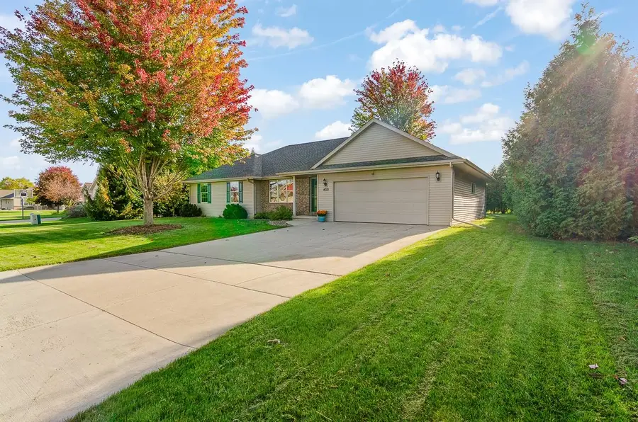 4021 S Parker Way, De Pere, WI 54115 - #3