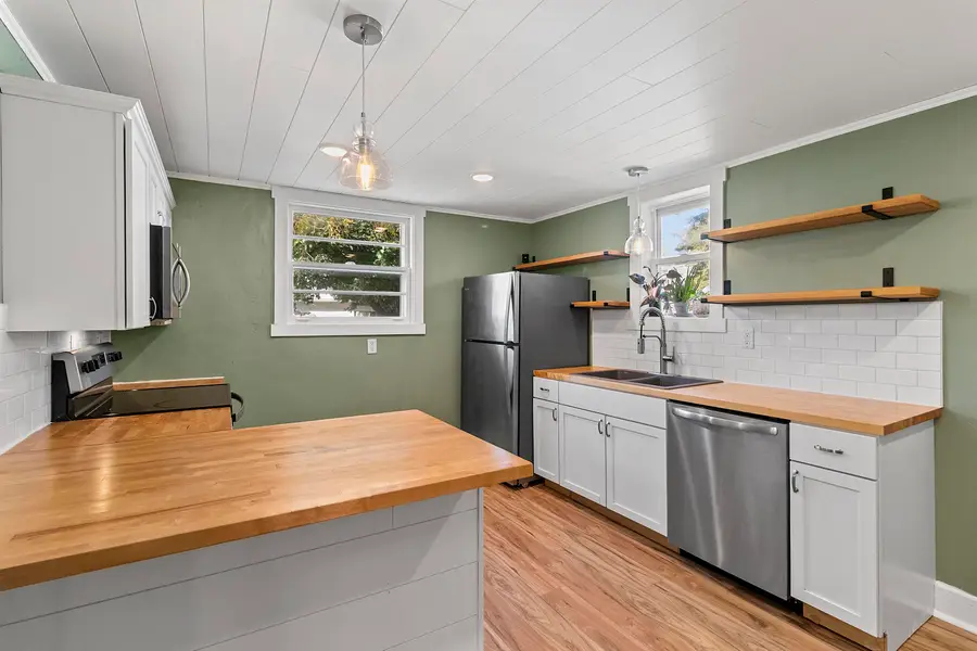 1060 Dousman Street, Green Bay, WI 54303 - #3