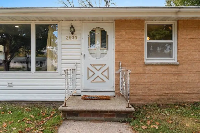3038 Greenview Drive, Green Bay, WI 54311 - #3