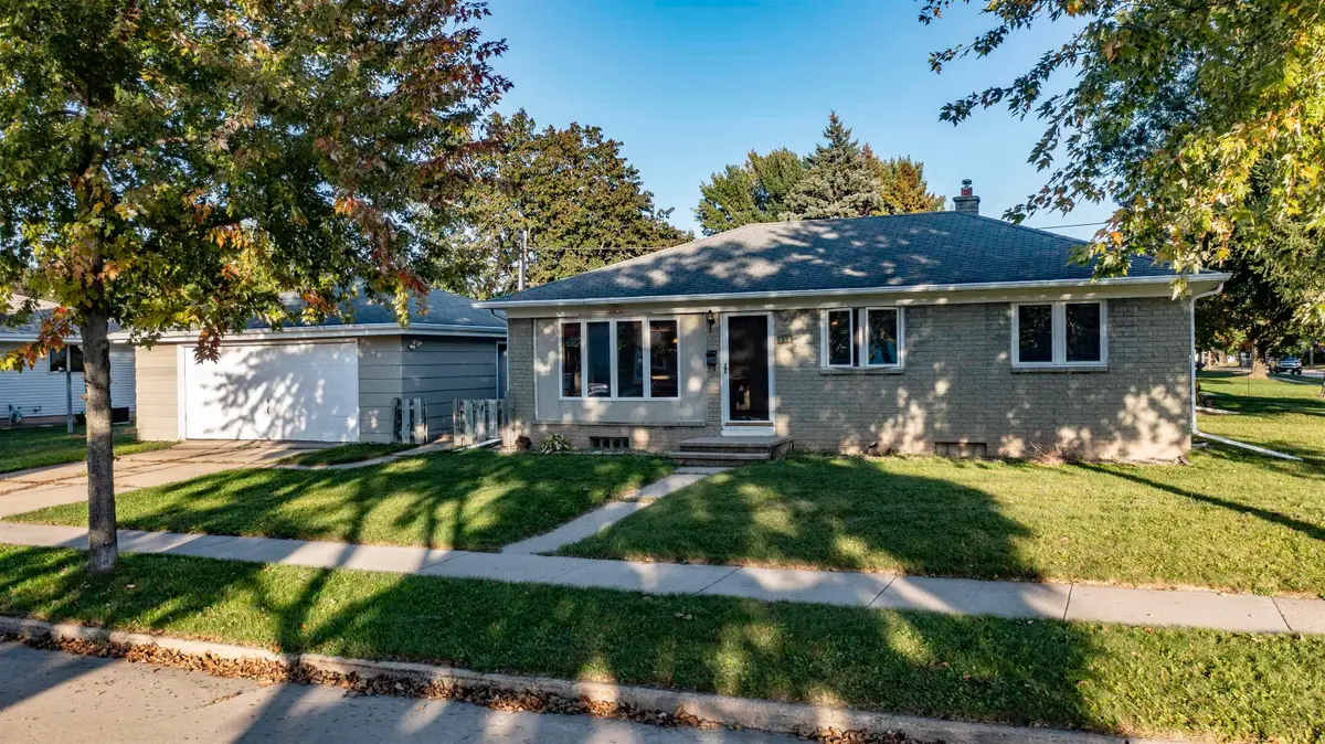 154 S Schaefer Street, Appleton, WI 54915 - #1
