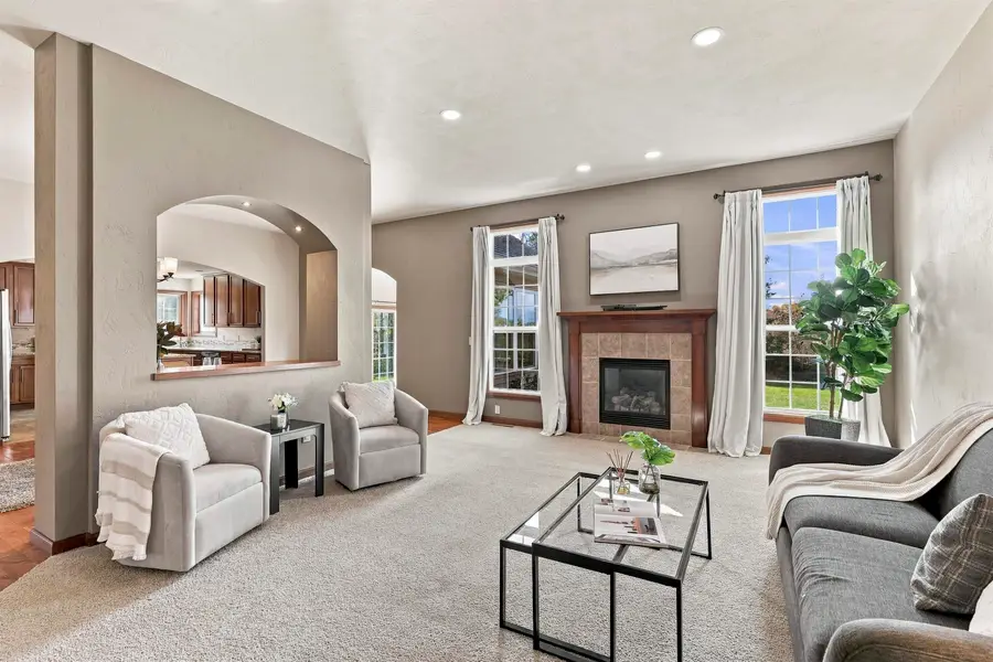 2701 E Glenhurst Lane, Appleton, WI 54913-8086 - #2