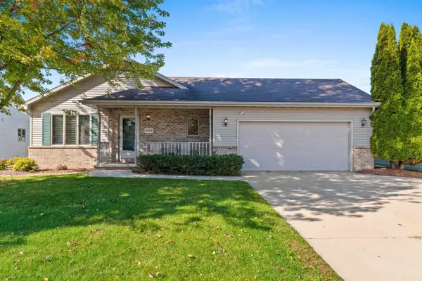 2605 Maple Grove Drive, NEENAH, WI 54956