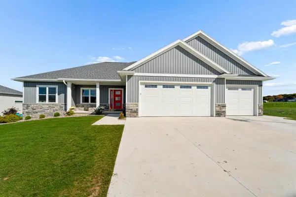 1575 Brayden Lane, DE PERE, WI 54115