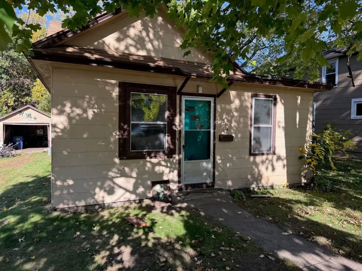 114 10th Street, Clintonville, WI 54929-1453 - #1