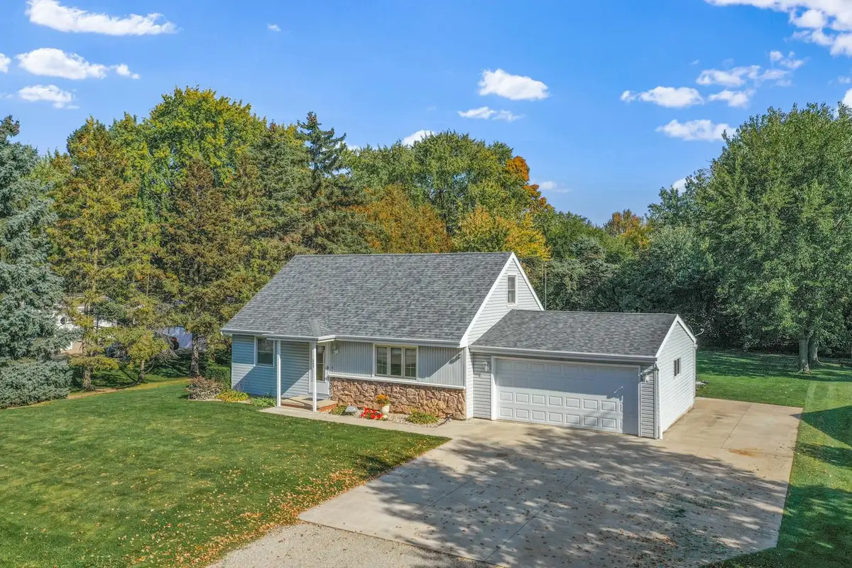 649 Wanda Avenue, Neenah, WI 54956-1618 - #1