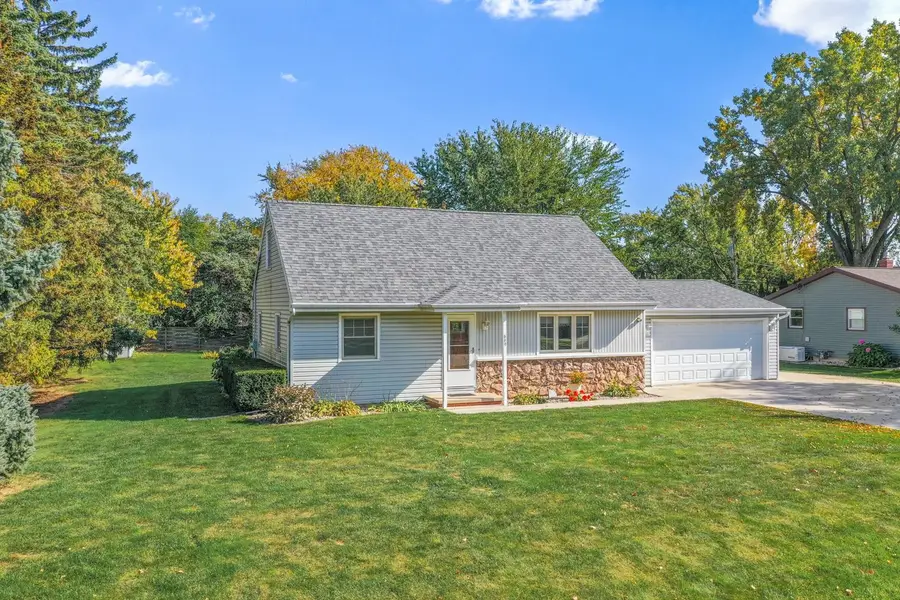 649 Wanda Avenue, Neenah, WI 54956-1618 - #2