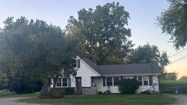 1597 Oakridge Road, NEENAH, WI 54956