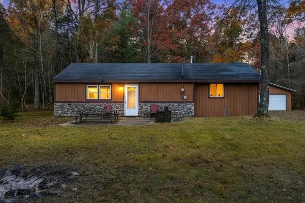 N13071 Tower Road, SILVER CLIFF, WI 54104