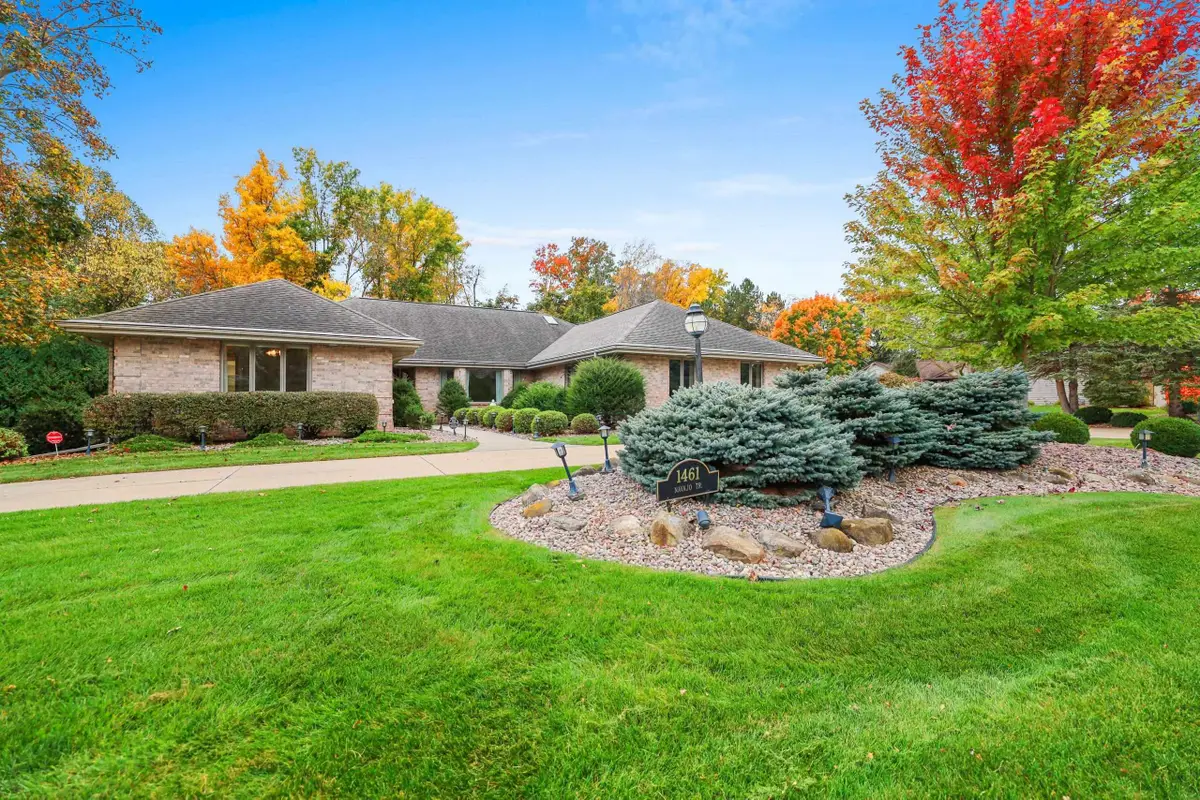1461 Navajo Trail, Green Bay, WI 54313-9518 - #1