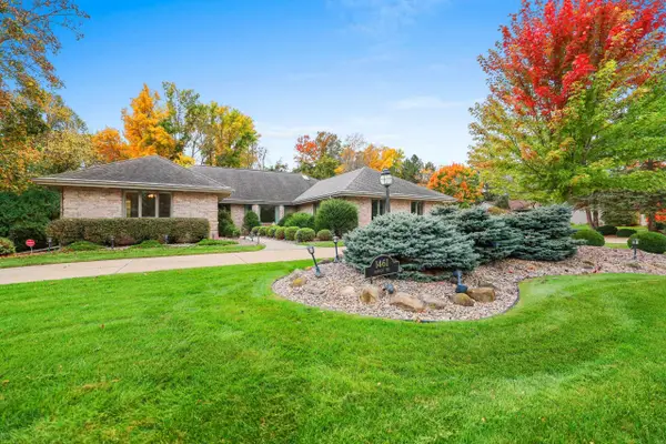 1461 Navajo Trail, GREEN BAY, WI 54313-9518