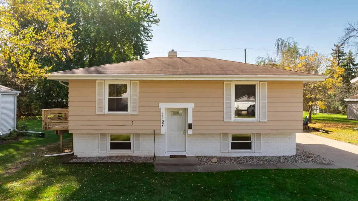 1137 W Bell Avenue, Appleton, WI 54914 - #1