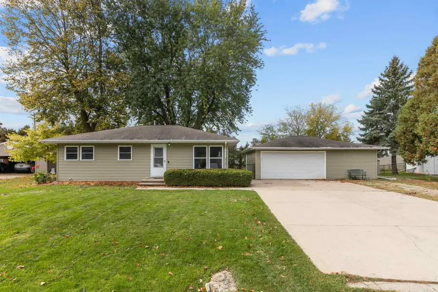 1487 Deerwood Drive, Neenah, WI 54956 - #2