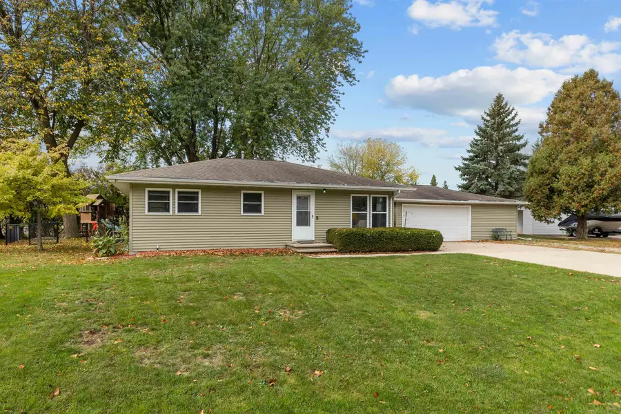 1487 Deerwood Drive, Neenah, WI 54956 - #3