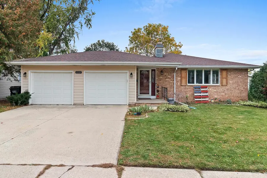2223 N Outagamie Street, Appleton, WI 54914 - #2