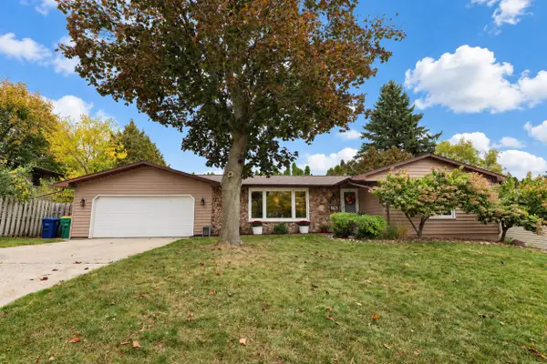 2782 Candle Lane, GREEN BAY, WI 54304-1662