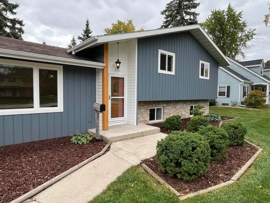 1914 Fairview Street, Oshkosh, WI 54901-2406 - #2