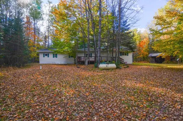 W15312 Old J Road, ATHELSTANE, WI 54104