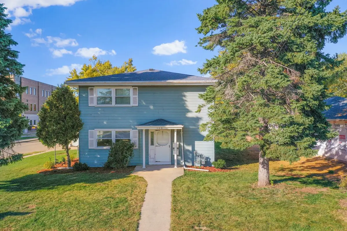 130 W Custer Avenue, Oshkosh, WI 54901-2937 - #1