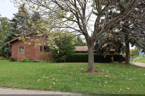 2650 W 20th Avenue, OSHKOSH, WI 54904-8318