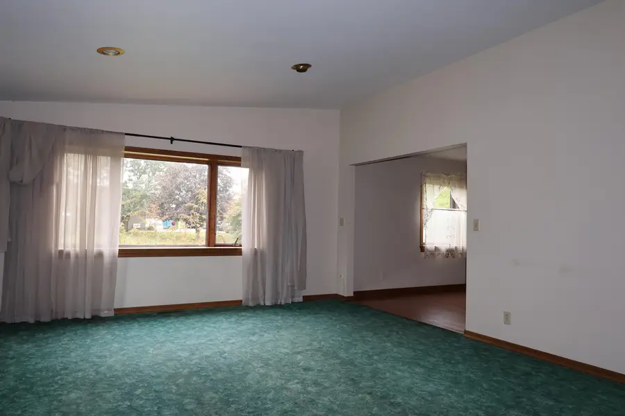 2650 W 20th Avenue, Oshkosh, WI 54904-8318 - #2
