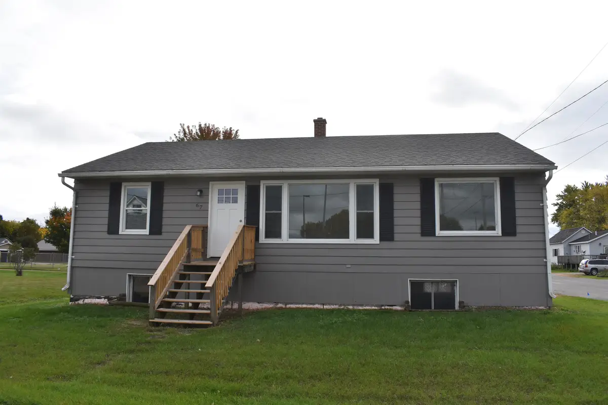 67 W Russell Street, Marinette, WI 54143-0000 - #1