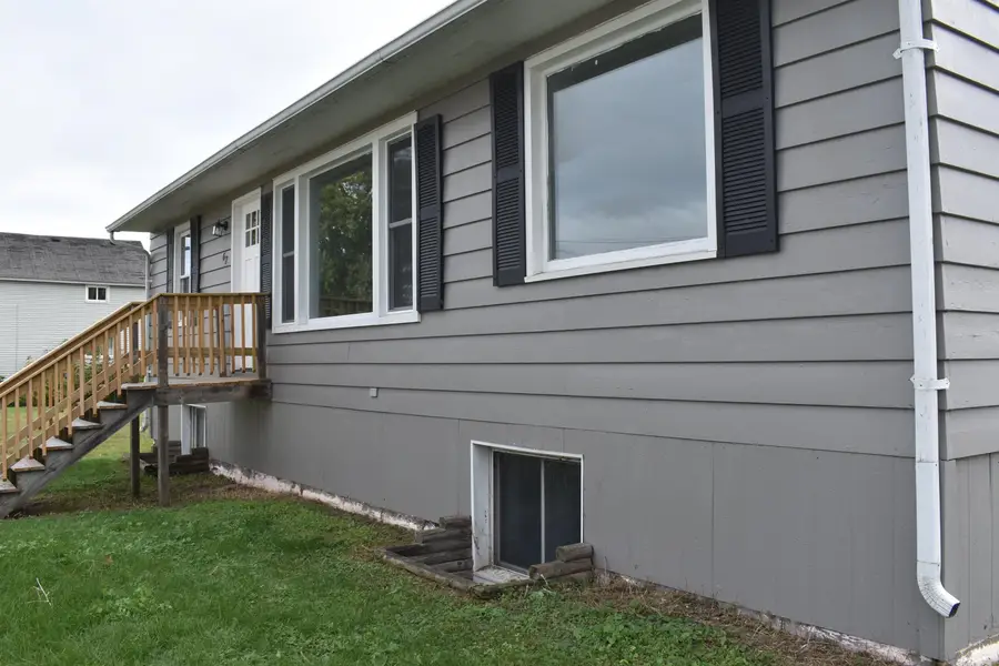 67 W Russell Street, Marinette, WI 54143-0000 - #3
