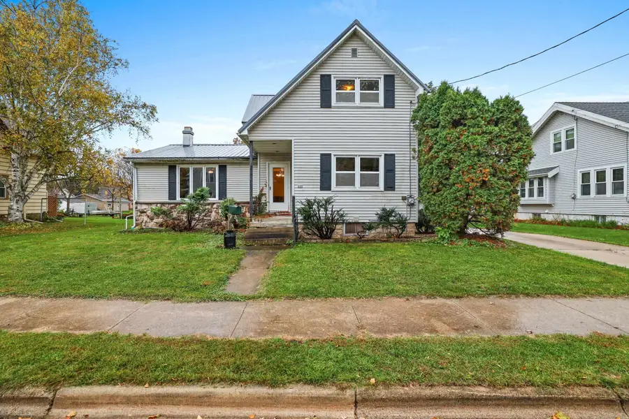 137 Dewey Street, Brillion, WI 54110 - #3