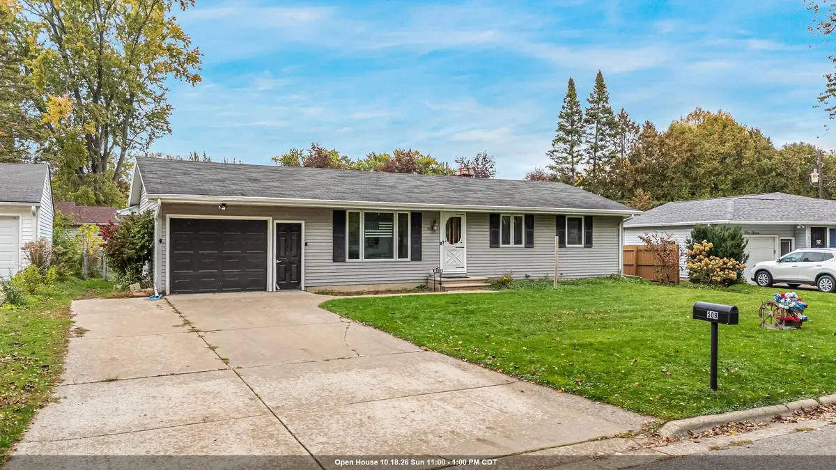 509 Blackhawk Drive, Green Bay, WI 54301-1724 - #1