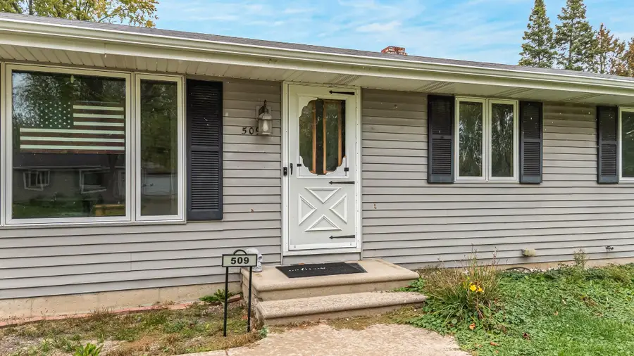 509 Blackhawk Drive, Green Bay, WI 54301-1724 - #3