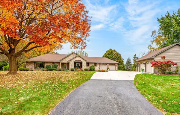 N2941 Valley View Drive, HORTONVILLE, WI 54944