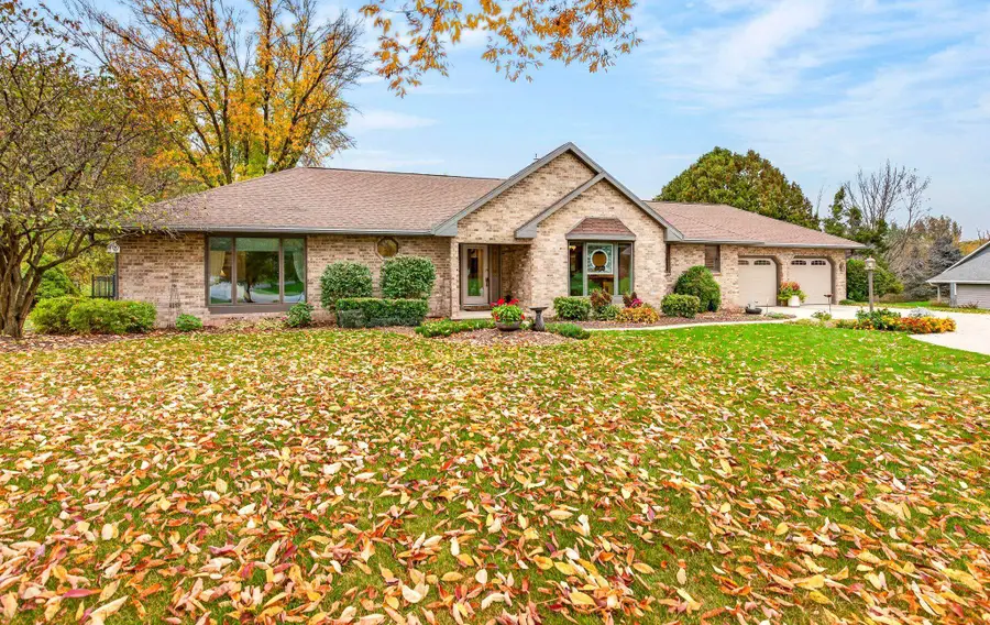 N2941 Valley View Drive, Hortonville, WI 54944 - #2
