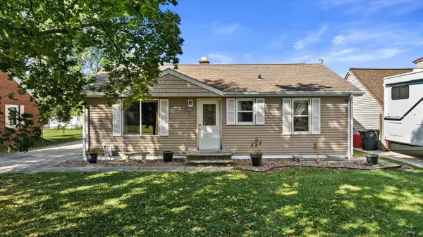 2228 Magnolia Lane, GREEN BAY, WI 54304