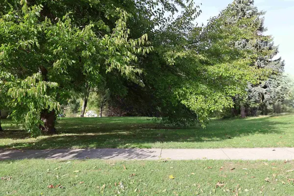 2670 W 20th Avenue, OSHKOSH, WI 54904-8318