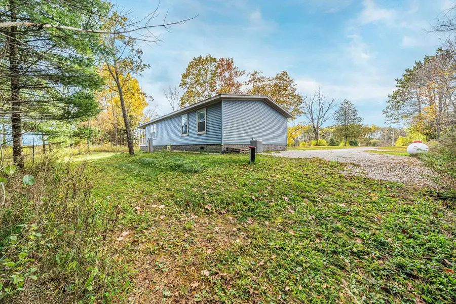 N8108 Huntington Road, Gresham, WI 54128 - #2