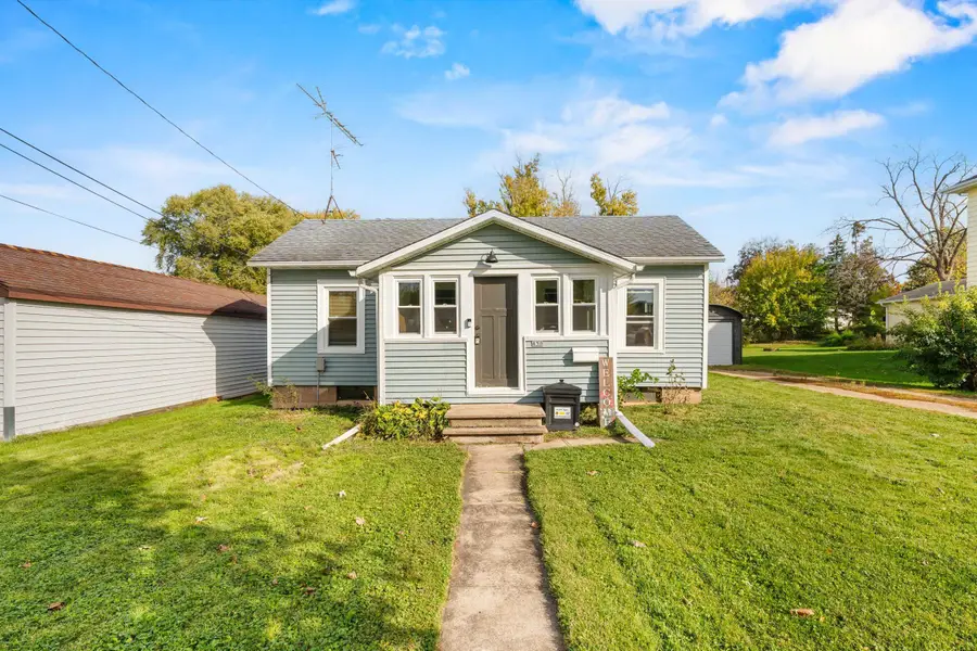 430 Madison Avenue, Omro, WI 54963 - #2