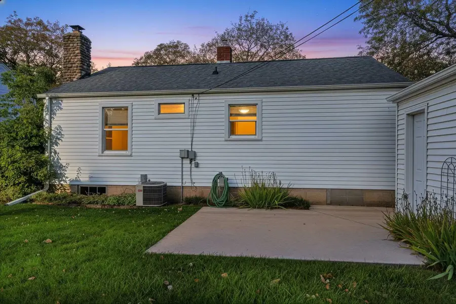 839 Marquette Avenue, Green Bay, WI 54304-2411 - #2