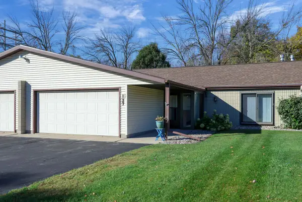 907 Jacobsen Road #I, NEENAH, WI 54956