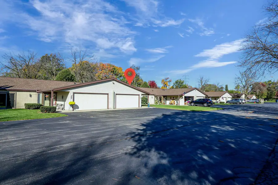 907 Jacobsen Road #I, Neenah, WI 54956 - #3