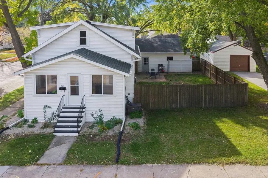 921 Liberty Street, Green Bay, WI 54304 - #2