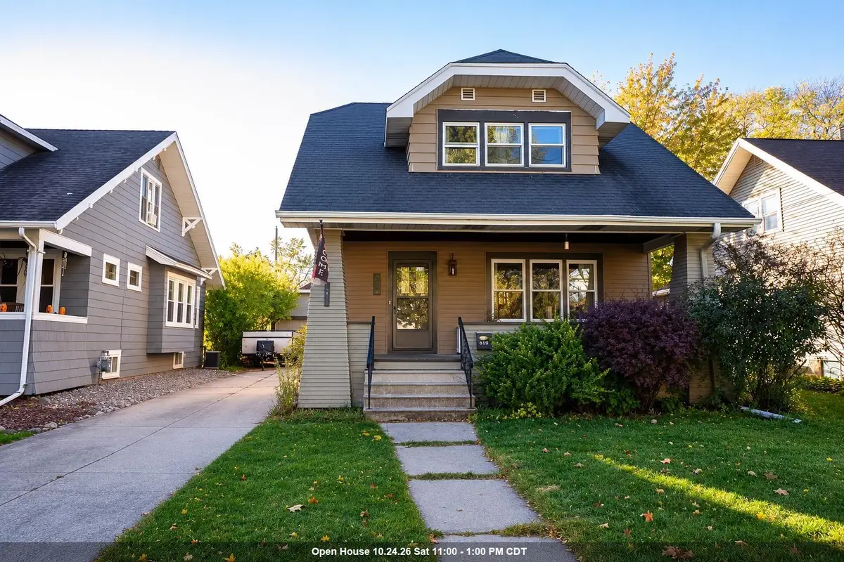 619 Oak Street, Neenah, WI 54956 - #1