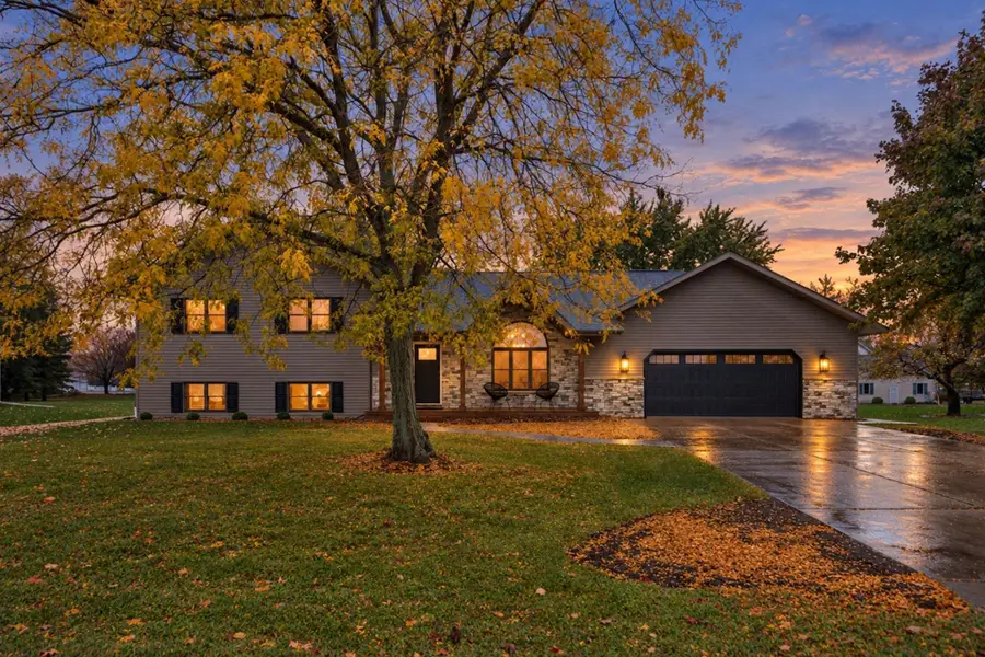 650 S 5th Avenue, Winneconne, WI 54986-9608 - #2