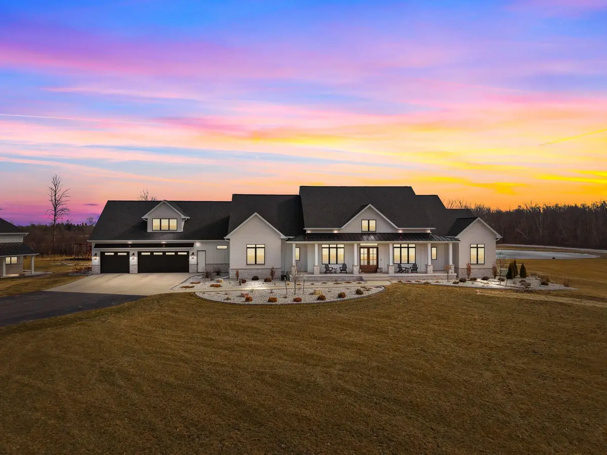 W5896 Autumn Hills Parkway, Appleton, WI 54913 - #1