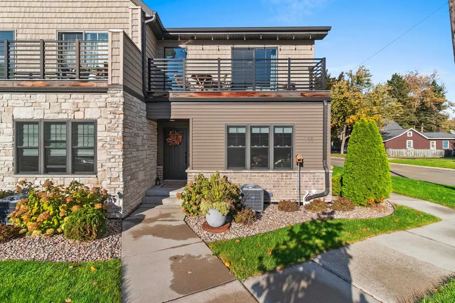 755 William Street #6, De Pere, WI 54115 - #2